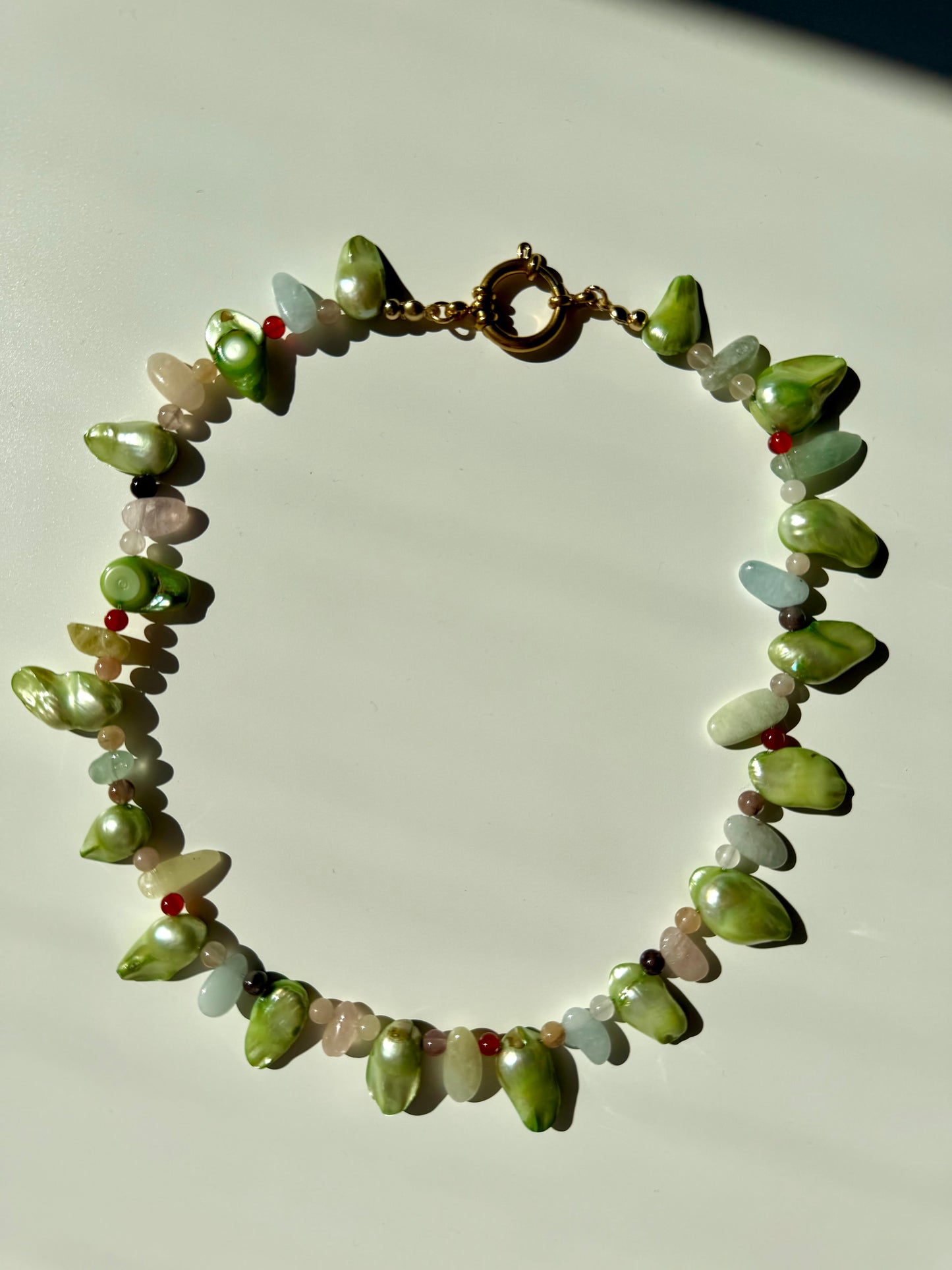 Green Pearl – Halskette mit Barockperlen & Edelstein Mix – handgefertigt