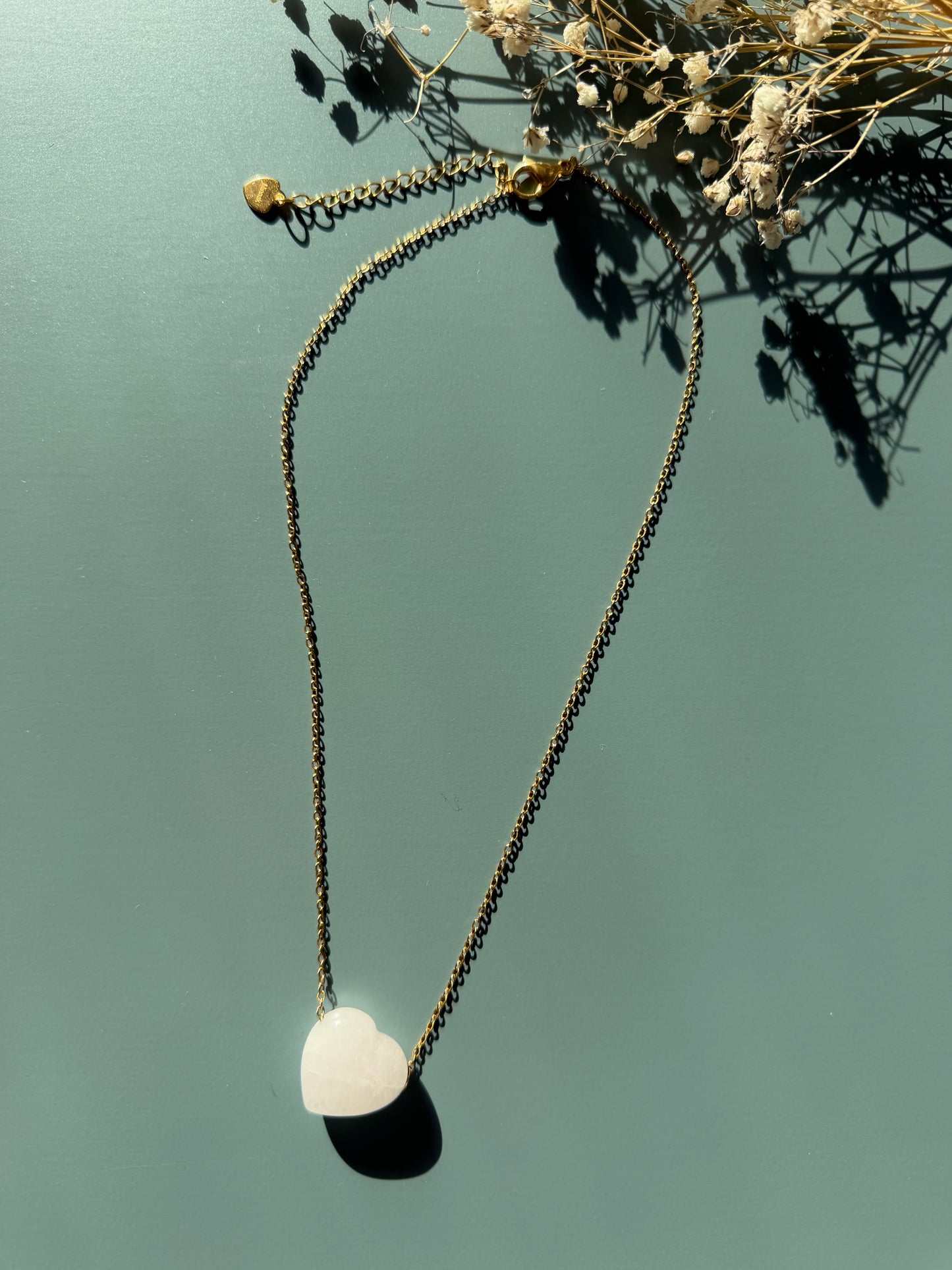 Soft Heart – Rosenquarz Herz Kette mit vergoldeter Kette – handgefertigt