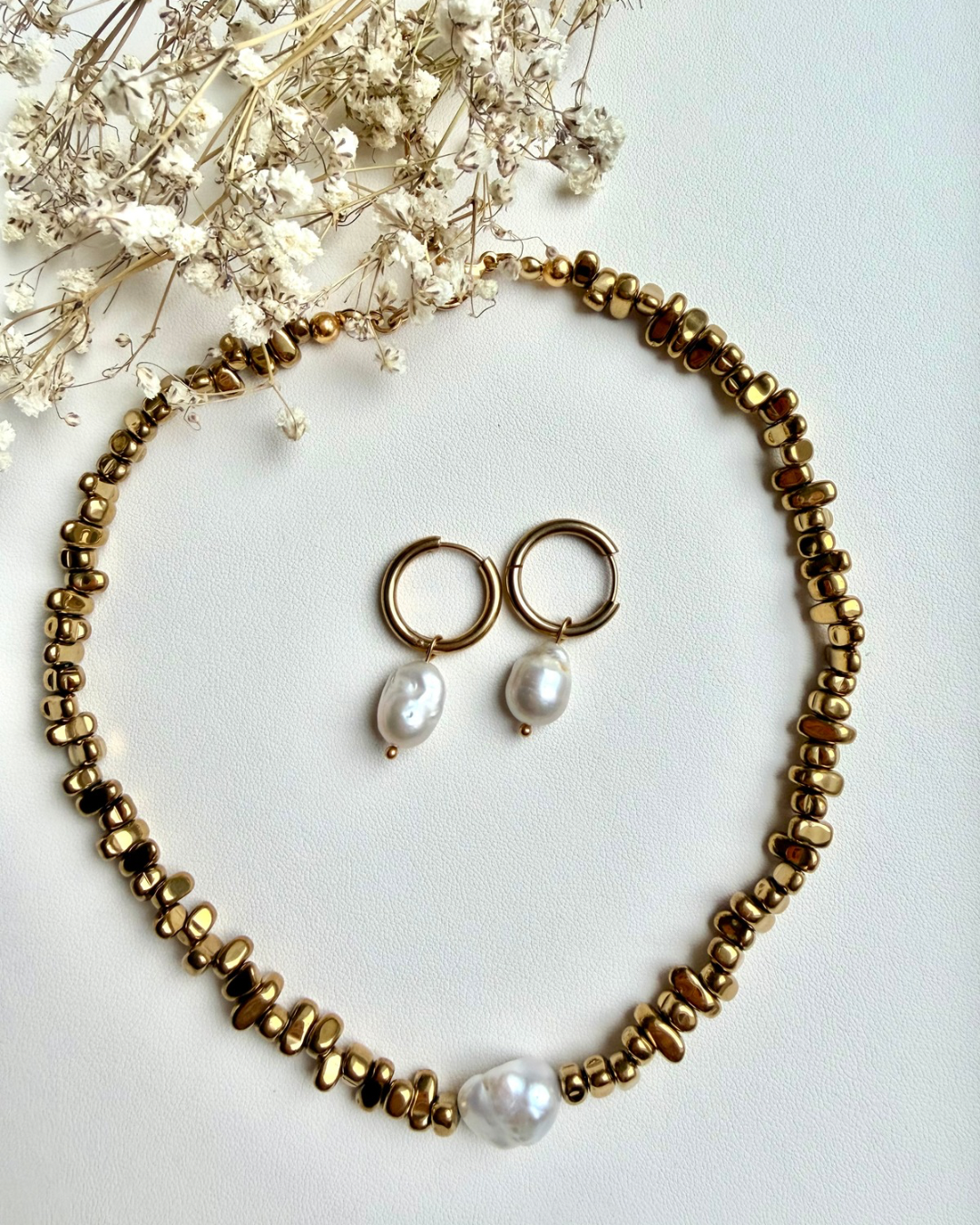 Lina Pearl – vergoldete Creolen mit Barockperlen – handgefertigt