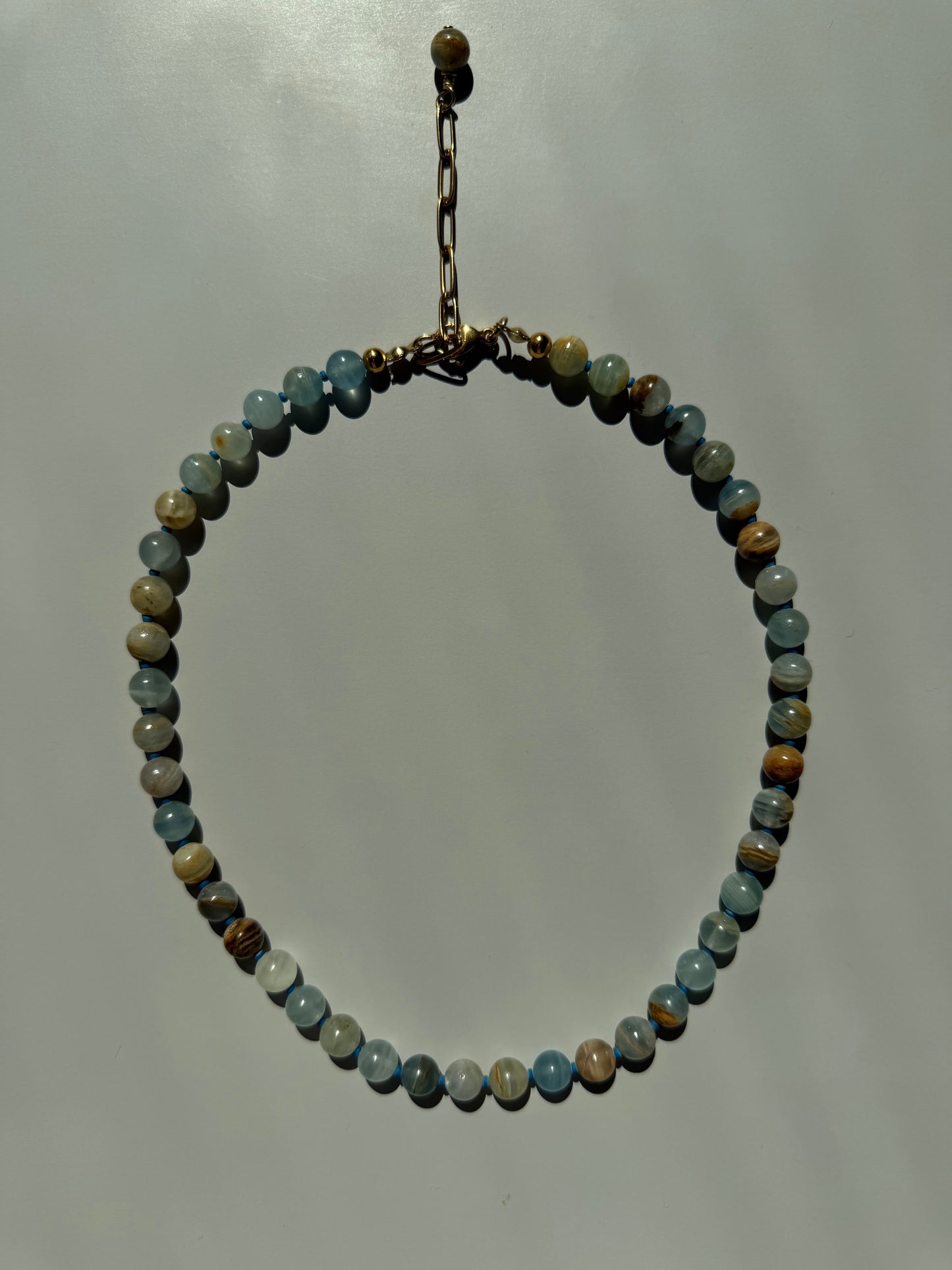 Ocean Blue – Halskette mit blauem Calcit – handgefertigt