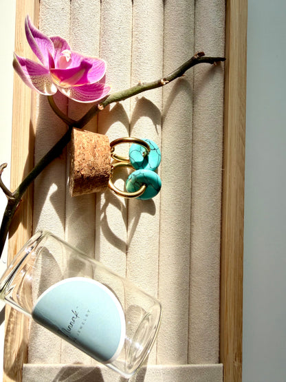 Stone Circle – Gold-plated hoop earrings with natural stone donut pendants – handmade