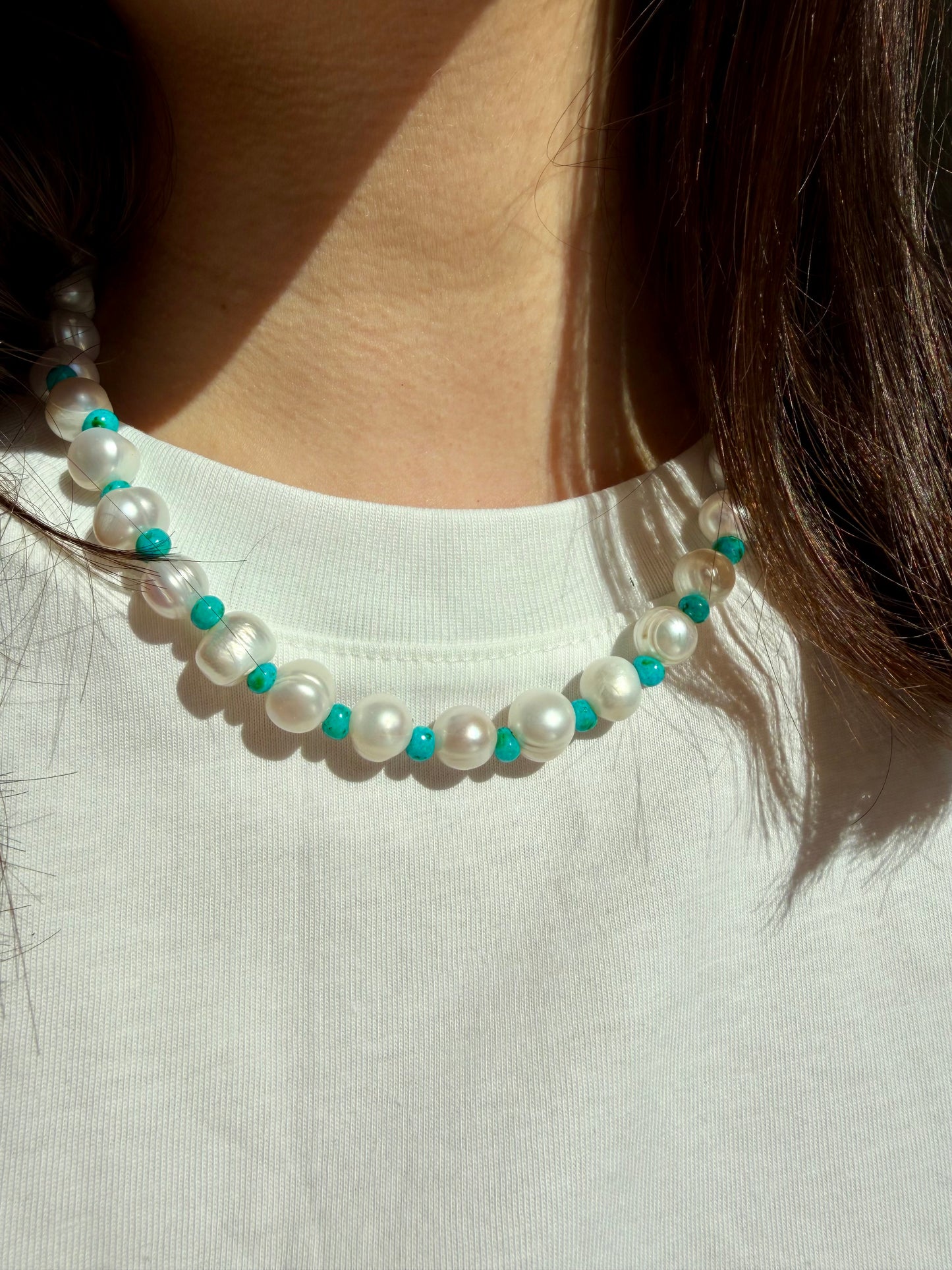 Aqua Pearl – Süßwasserperlen Halskette mit Glasperlen – handgefertigt