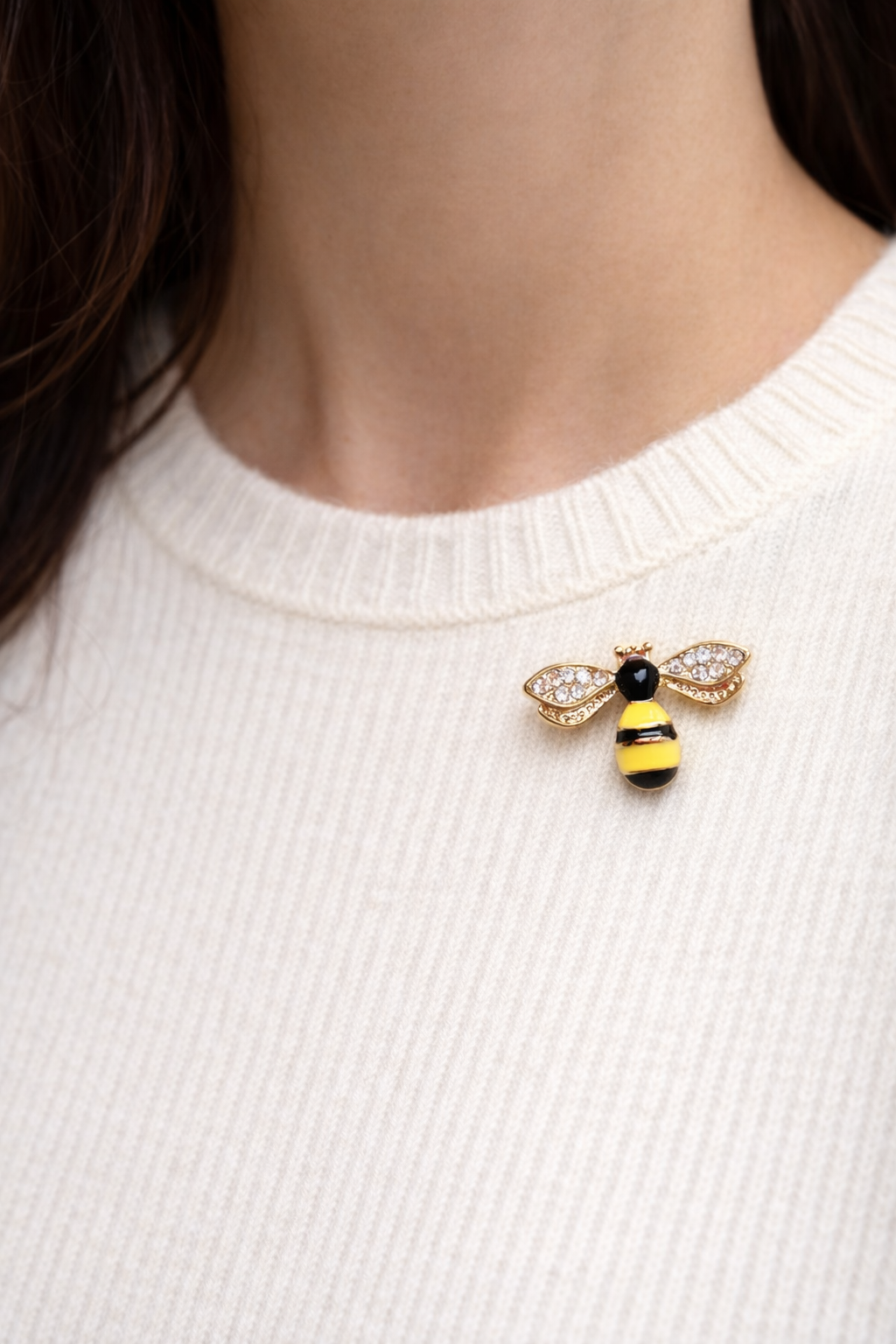 Broschen – Vergoldete Anstecker mit verspielten Motiven