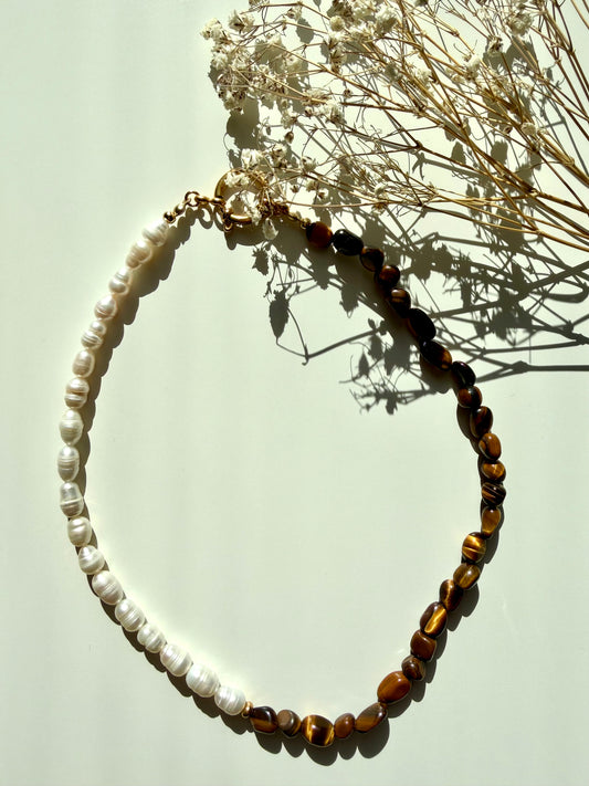 Tiger Pearl – Halskette mit Tigerauge & Süßwasserperlen – handgefertigt
