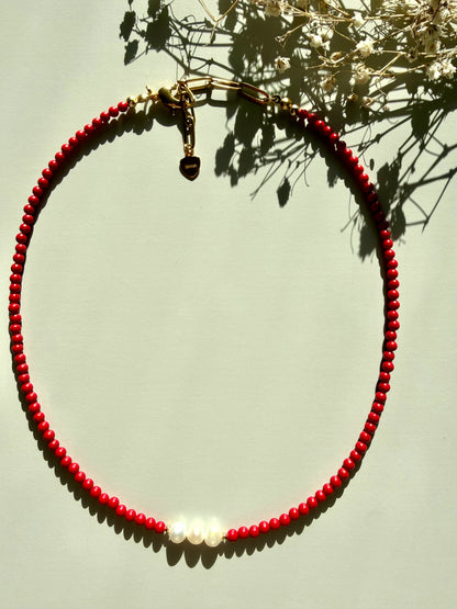 Delicate coral necklace with freshwater pearls &amp; golden details – handmade