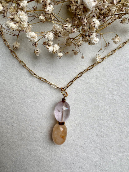 Limited Edition – Halskette mit Naturstein-Anhängern & vergoldeter Gliederkette – handgefertigt