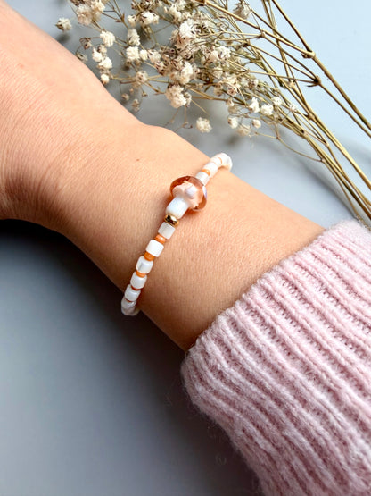 Mushroom Glow – Glass bead bracelet with mushroom pendant – handmade