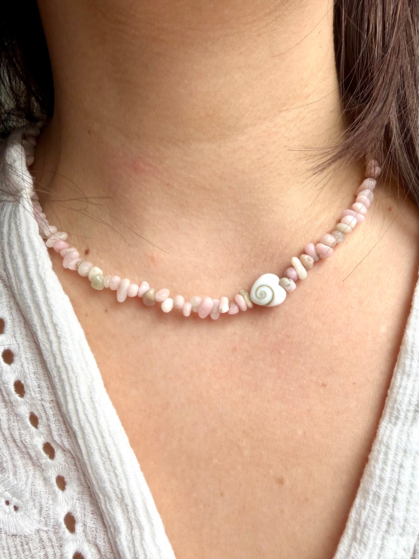 Shiva Eye – Halskette mit Opal Natursteinen & Shiva Auge Muschel – handgefertigt