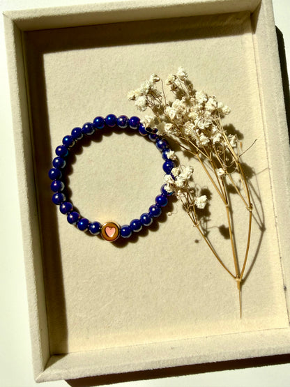 Glass Heart – Armband mit bunten Glasperlen & Herz Motiv – handgefertigt