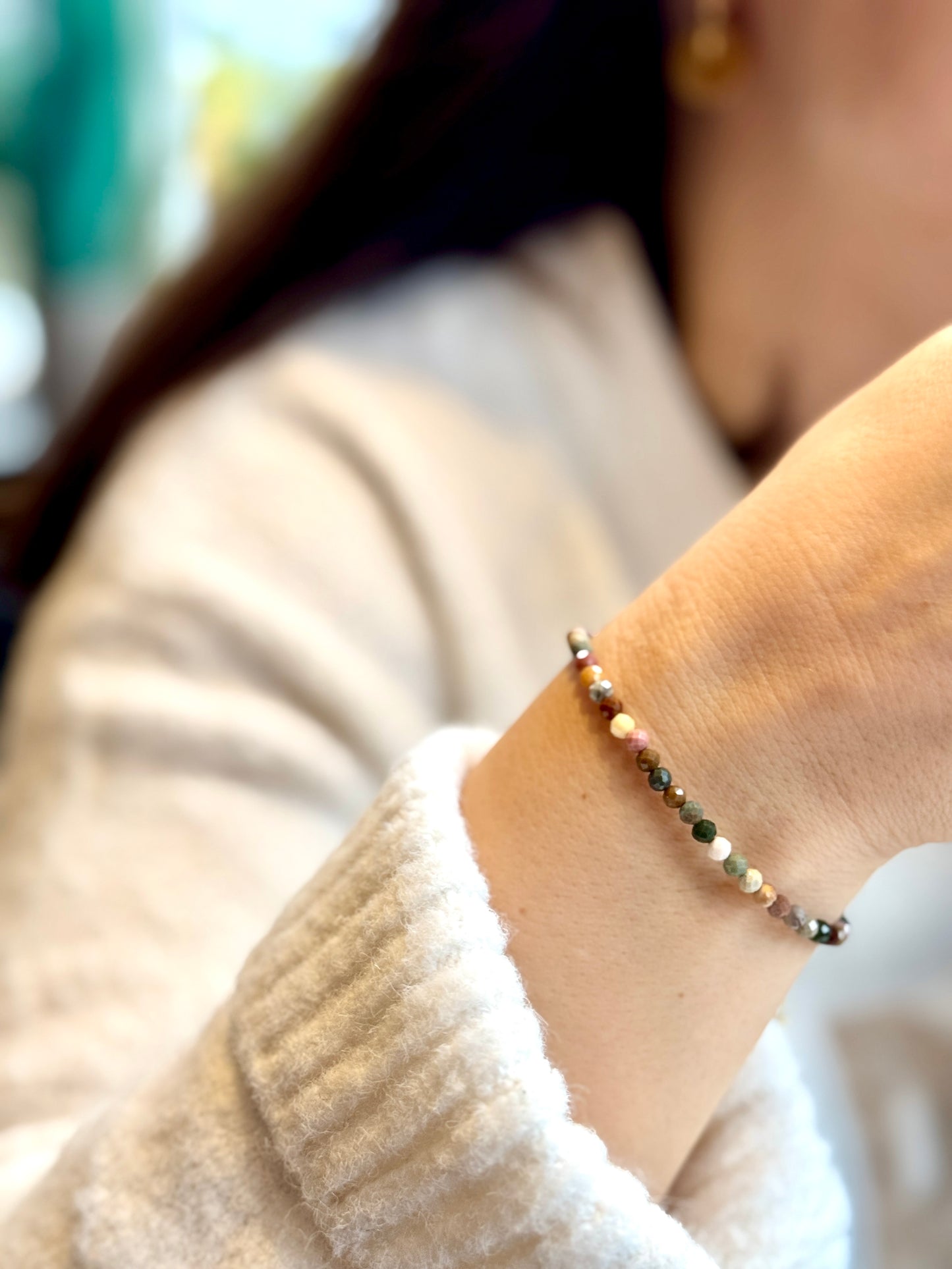 Jaspis-Armband mit 18k vergoldeten Details – handgefertigt