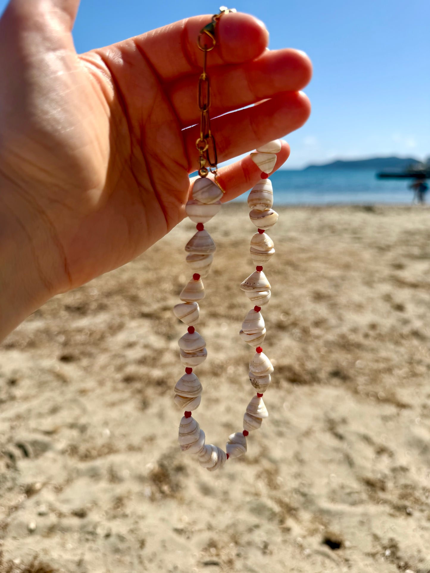 Coral Shell – Necklace with Shell Pearls & Red Accents – Handmade
