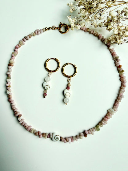 Shiva Eye – Ohrringe mit Shiva Auge Muschel, klarem Quarz & Natursteinperlen – handgefertigt