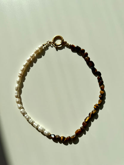 Tiger Pearl – Halskette mit Tigerauge & Süßwasserperlen – handgefertigt
