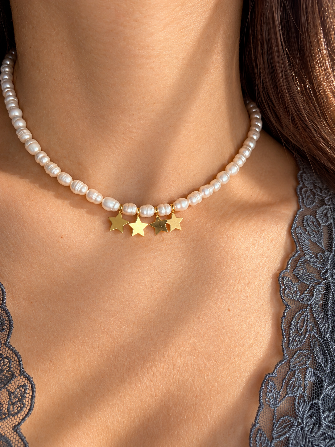 Golden Pearl – Süßwasserperlen Halskette mit goldenen Anhängern – Ansicht 4