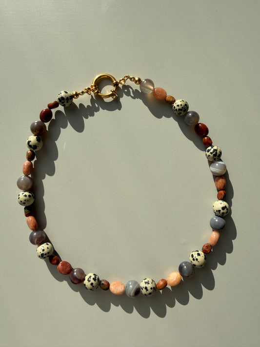 Terra Confetti – Edelstein Kette mit Picasso Jaspis, Dalmatiner Jaspis, Opal & Achat – handgefertigt