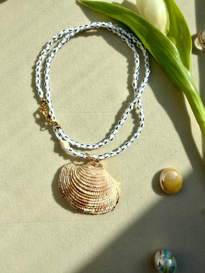 Deep Sea - Shell Necklace with Glass Beads Handmade