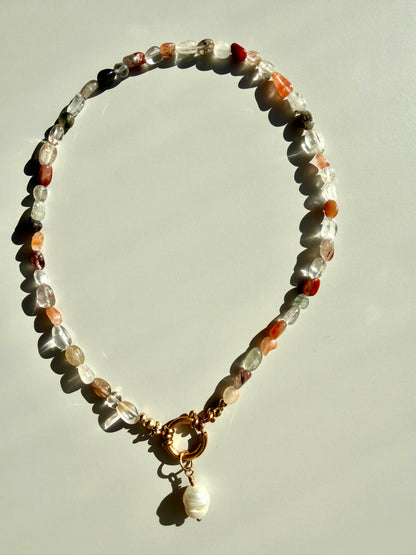 Quartz stone necklace with baroque pearl &amp; golden details – handmade