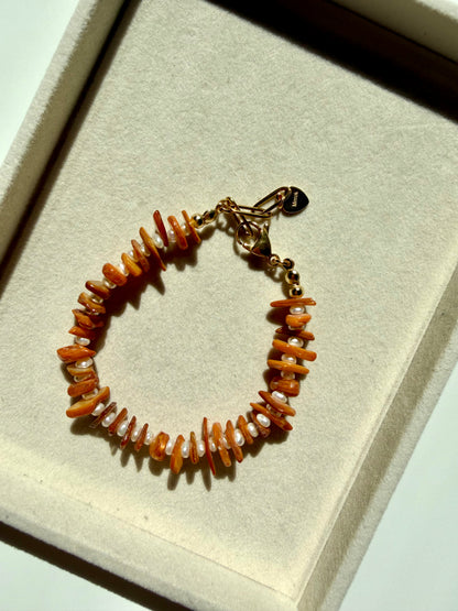 Sunset Pearl – Muschelperlen Armband mit Süßwasserperlen handgefertigt