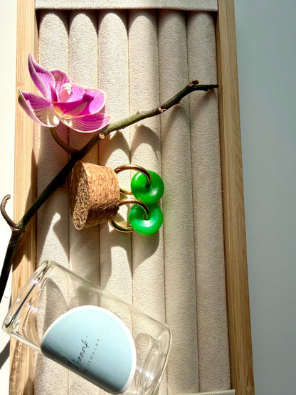 Stone Circle – Gold-plated hoop earrings with natural stone donut pendants – handmade