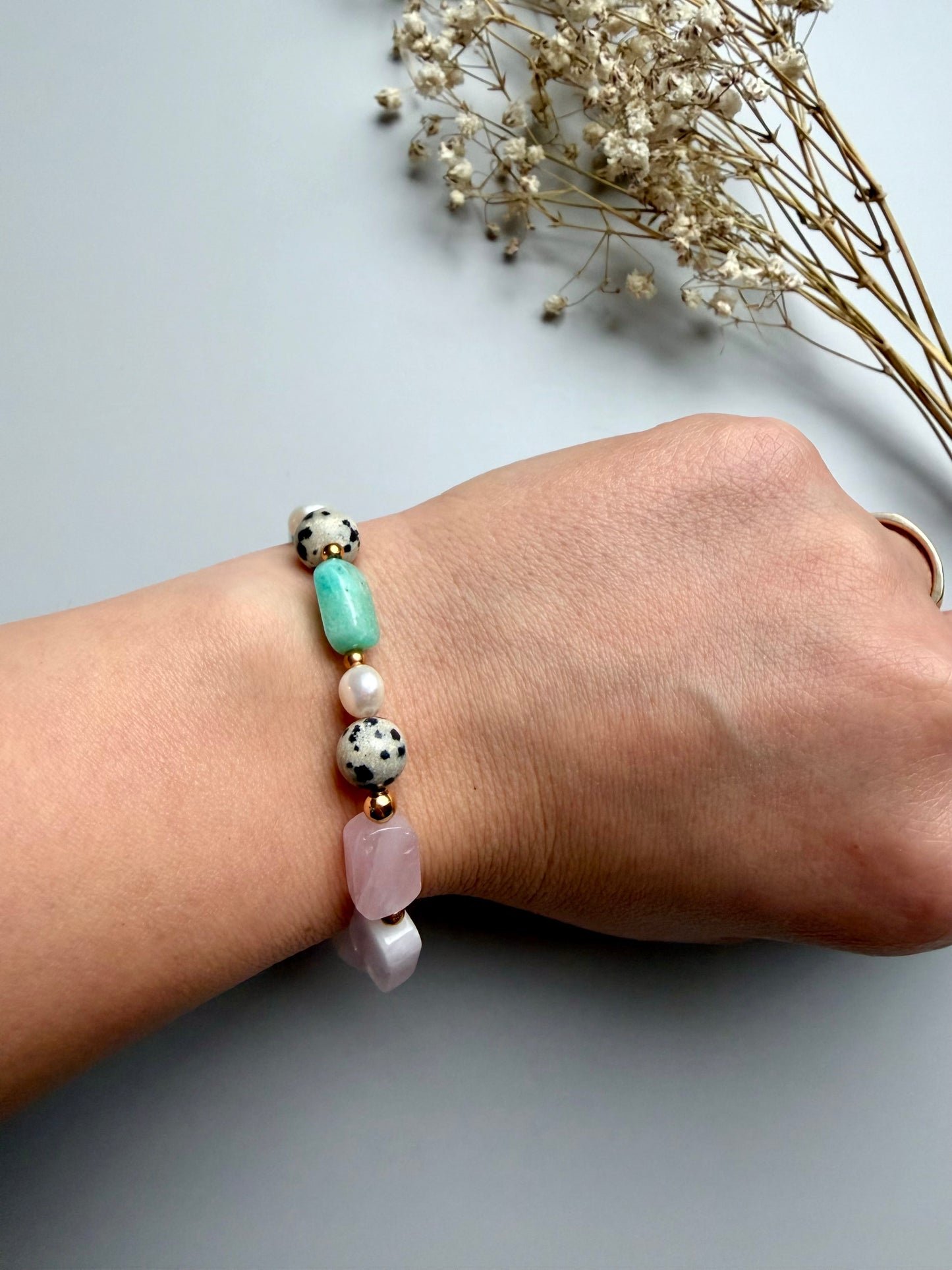 Amazonite &amp; rose quartz bracelet with freshwater pearls • Dalmatian jasper • 18k gold-plated