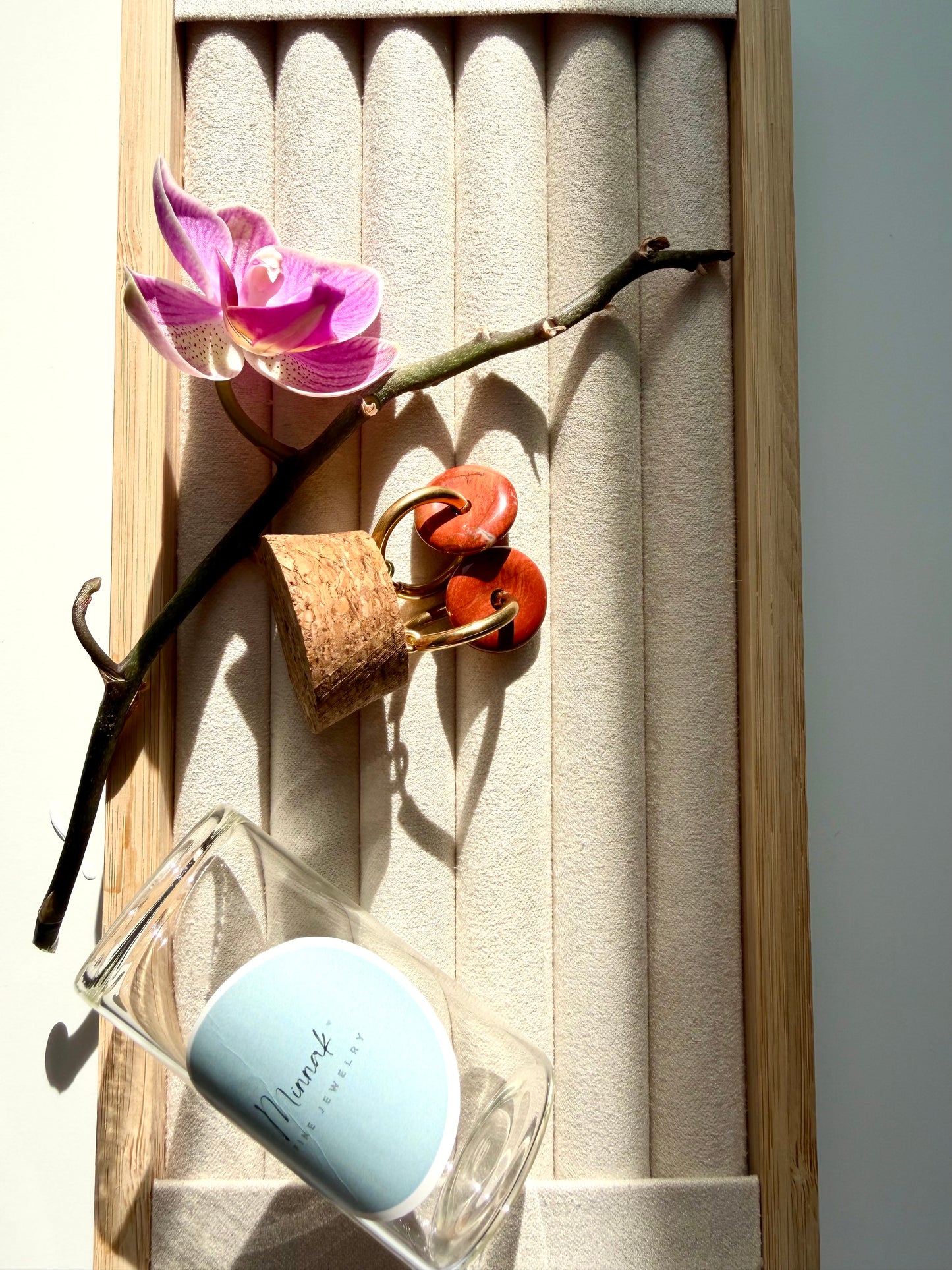 Stone Circle – Gold-plated hoop earrings with natural stone donut pendants – handmade