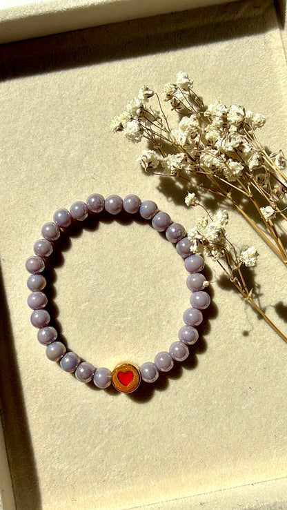 Glass Heart – Armband mit bunten Glasperlen & Herz Motiv – handgefertigt