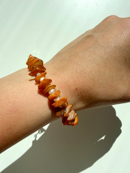 Sunset Pearl – Muschelperlen Armband mit Süßwasserperlen handgefertigt