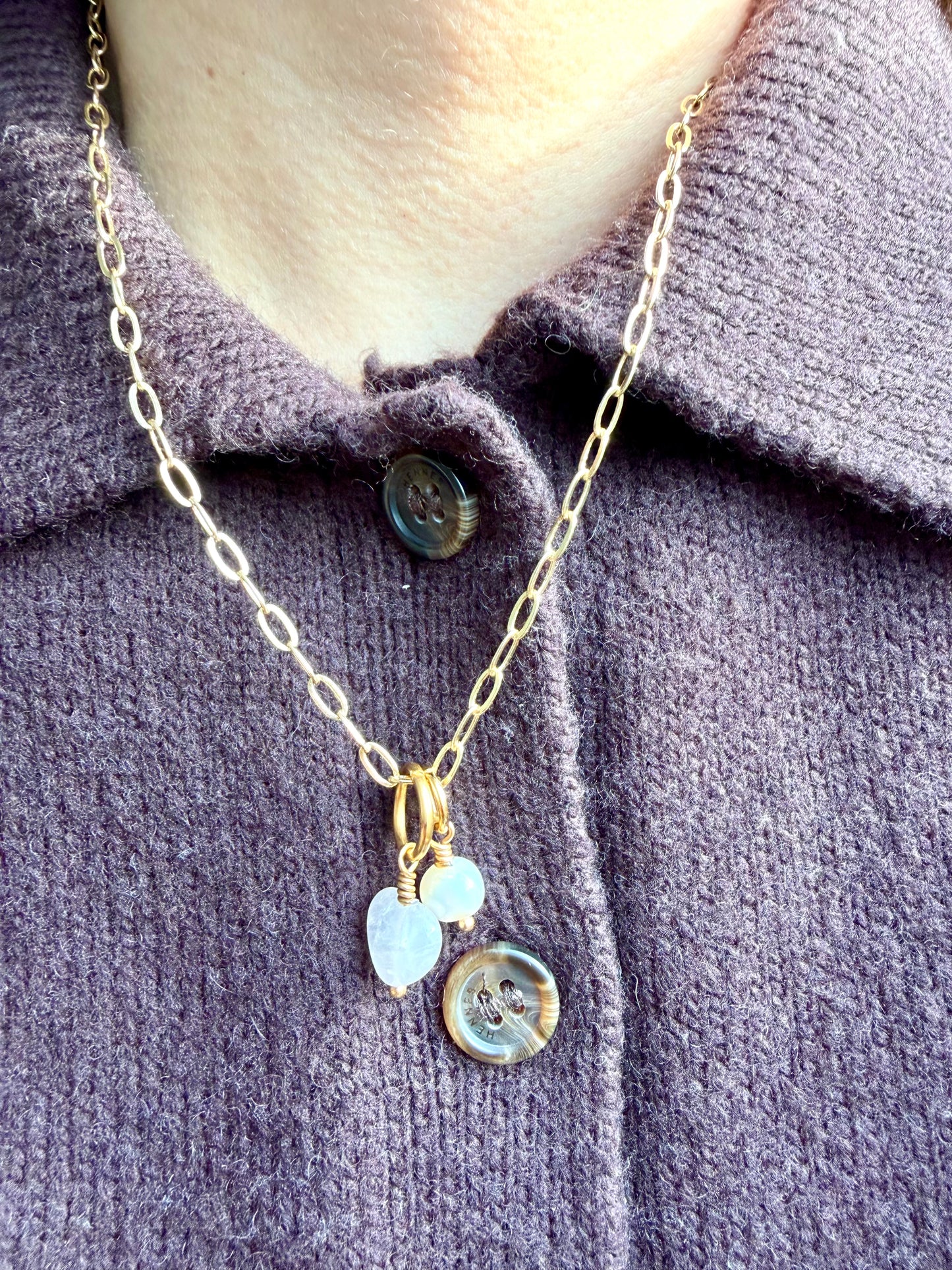 Rosea Heart – 18 k vergoldete Halskette mit Rosenquarz-Herz & Süßwasserperle – handgefertigt