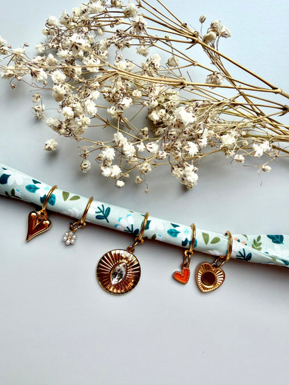 Green charm bandana with floral pattern • Gold heart pendant &amp; crystal