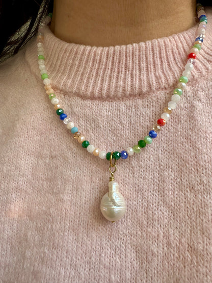 Bunte Edelstein-Halskette • Facettierte Glasperlen & Barockperle • 18k vergoldet