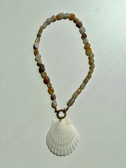 Cherry Shell – Muschel Halskette mit Kirschblüten Achat – handgefertigt
