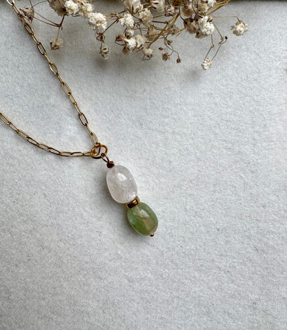 Limited Edition – Halskette mit Naturstein-Anhängern & vergoldeter Gliederkette – handgefertigt