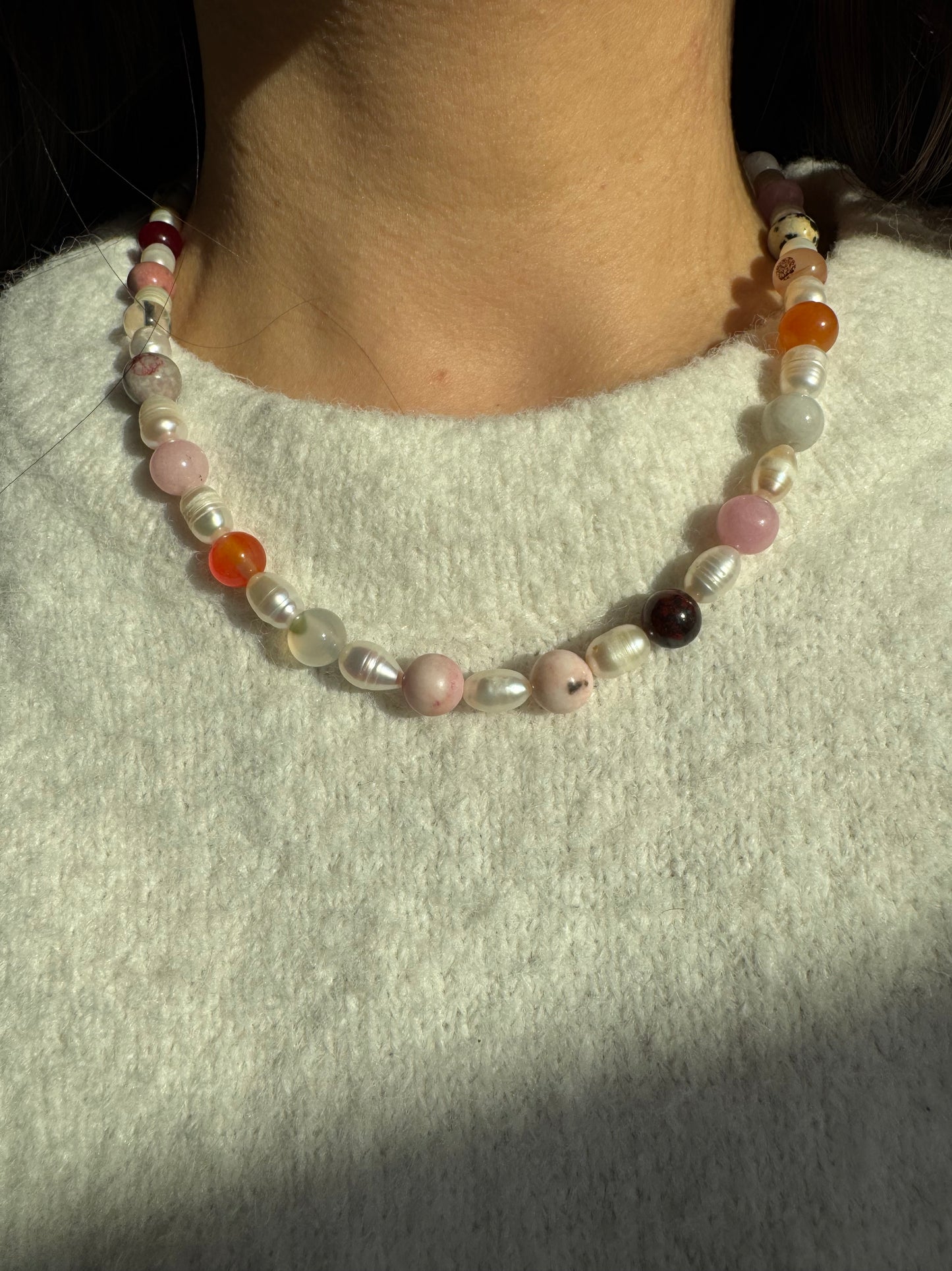 Rosa Edelstein-Halskette • Süßwasserperlen & 18k vergoldet