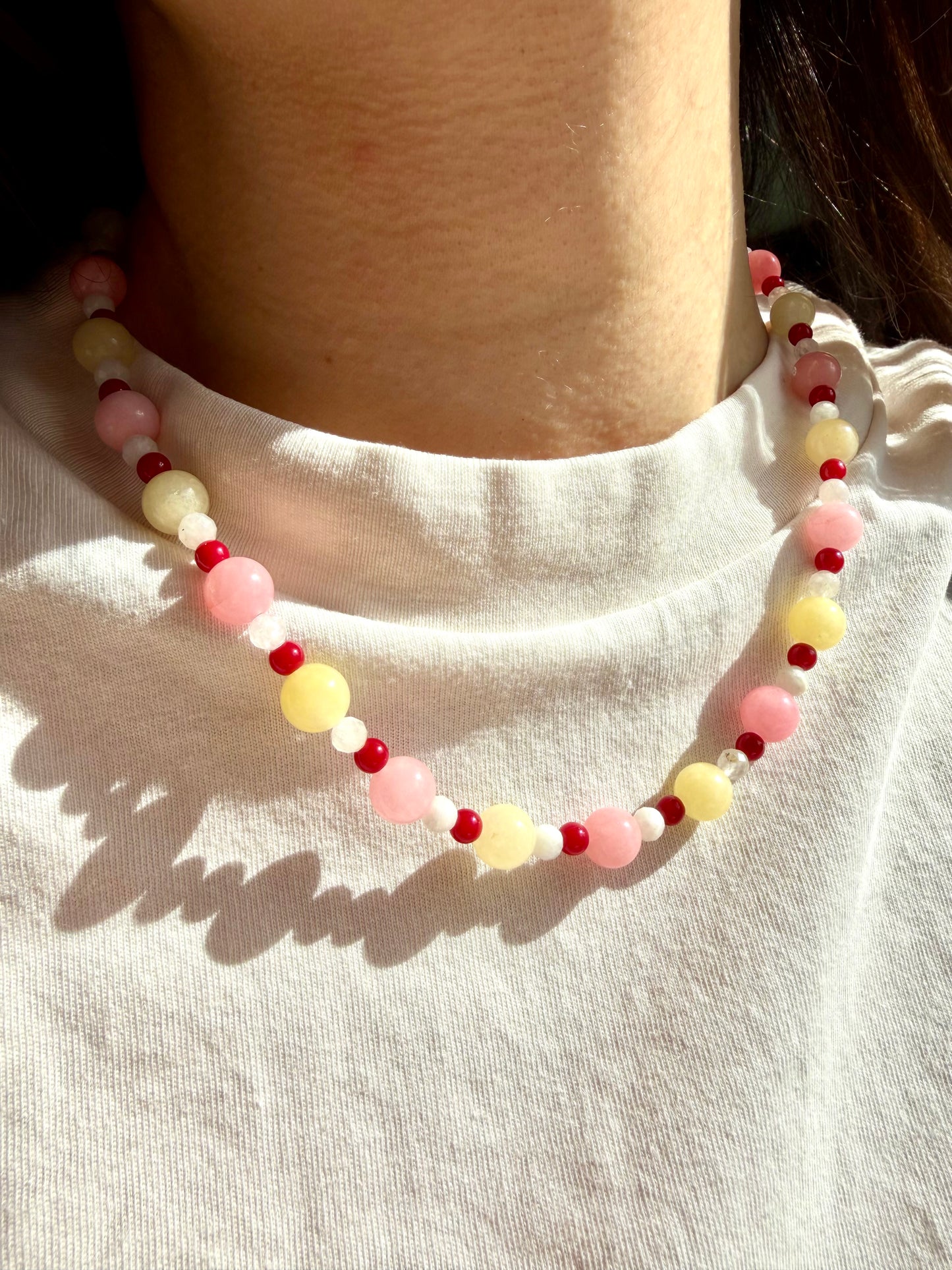 Blush Candy – Morganit & Mondstein Halskette mit Koralle – handgefertigt