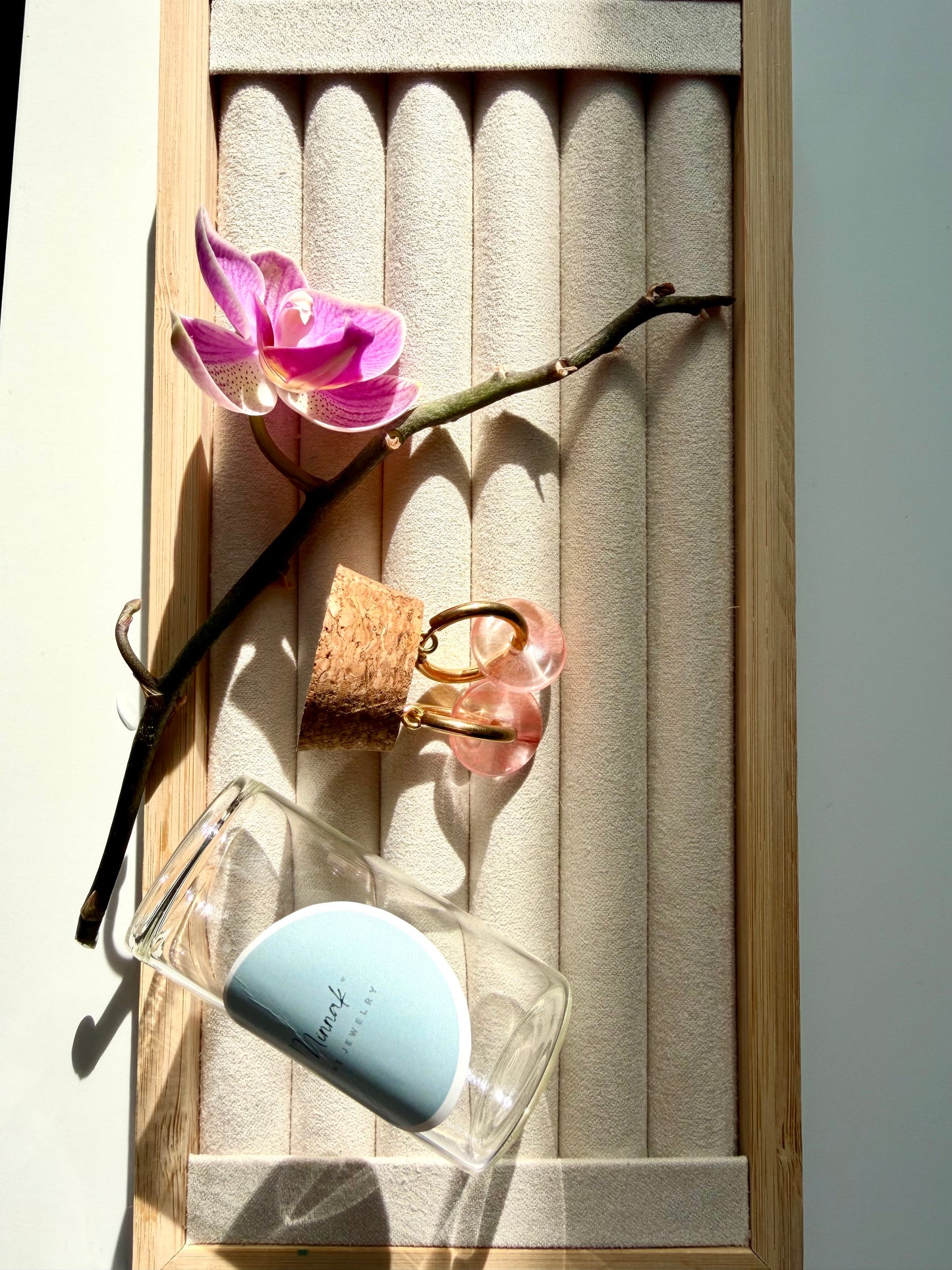 Stone Circle – Gold-plated hoop earrings with natural stone donut pendants – handmade