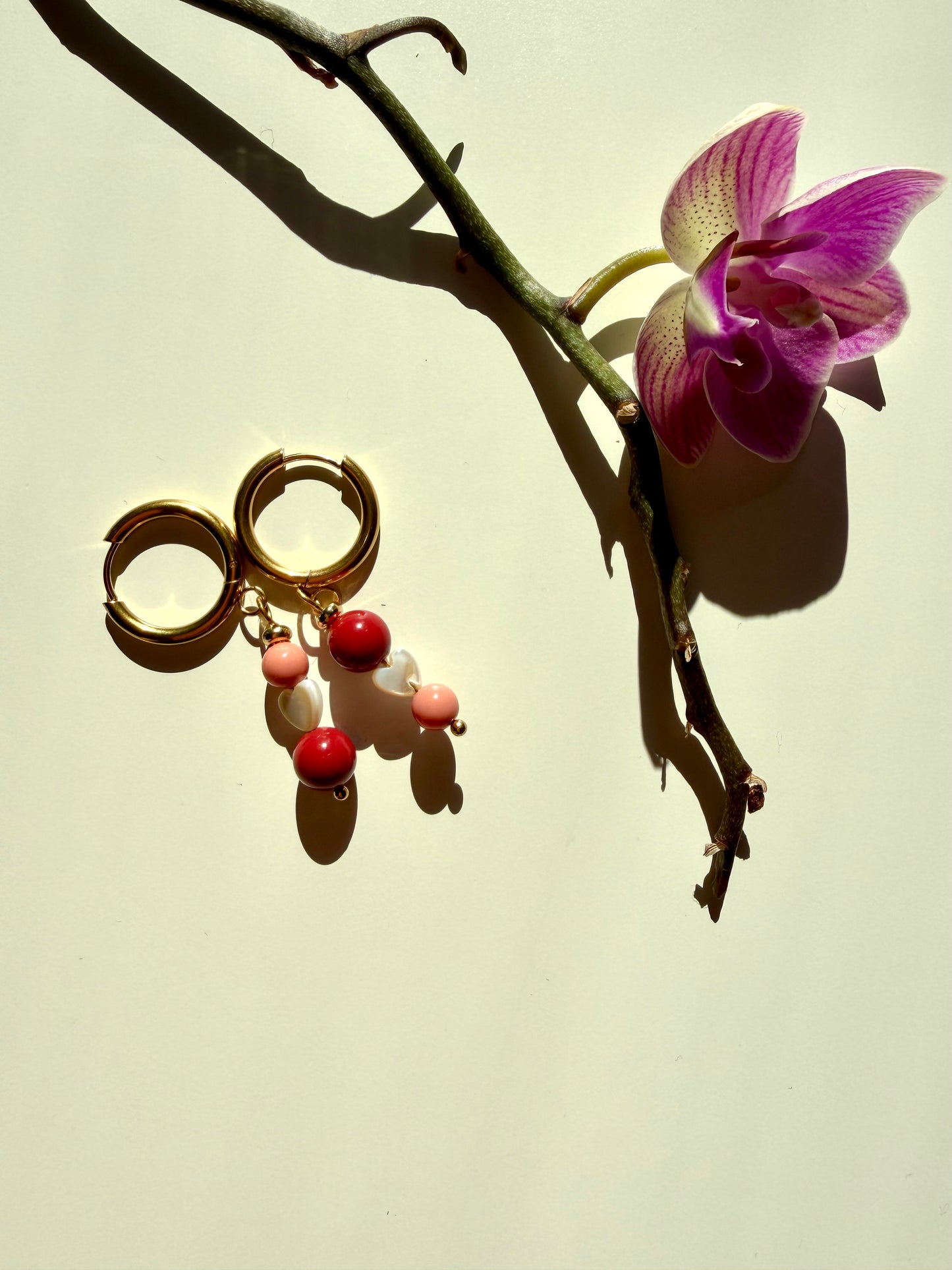 Camille – Ohrringe mit Perlenmix & Edelstahl 18k vergoldet