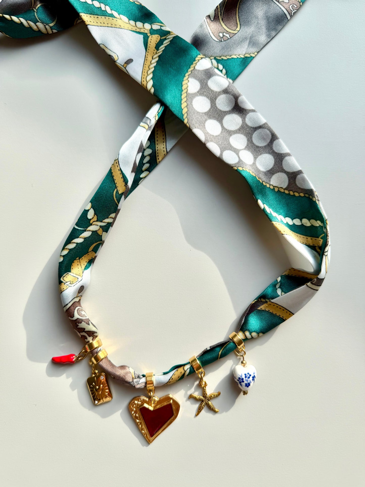 Bandana necklace with charms made of 18k gold-plated stainless steel • Heart pendant, star &amp; hand-painted porcelain heart