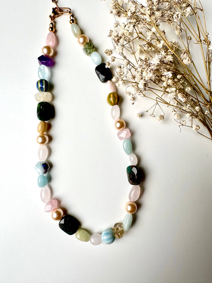 Bunte Edelsteinkette mit Keramik, Citrin, Aquamarin & vergoldeten Elementen