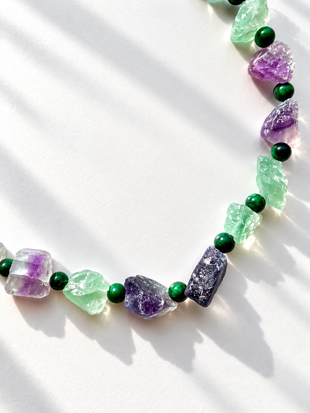 Crystal Forest – Kette mit Fluorit und grünem Tigerauge – Ansicht 5