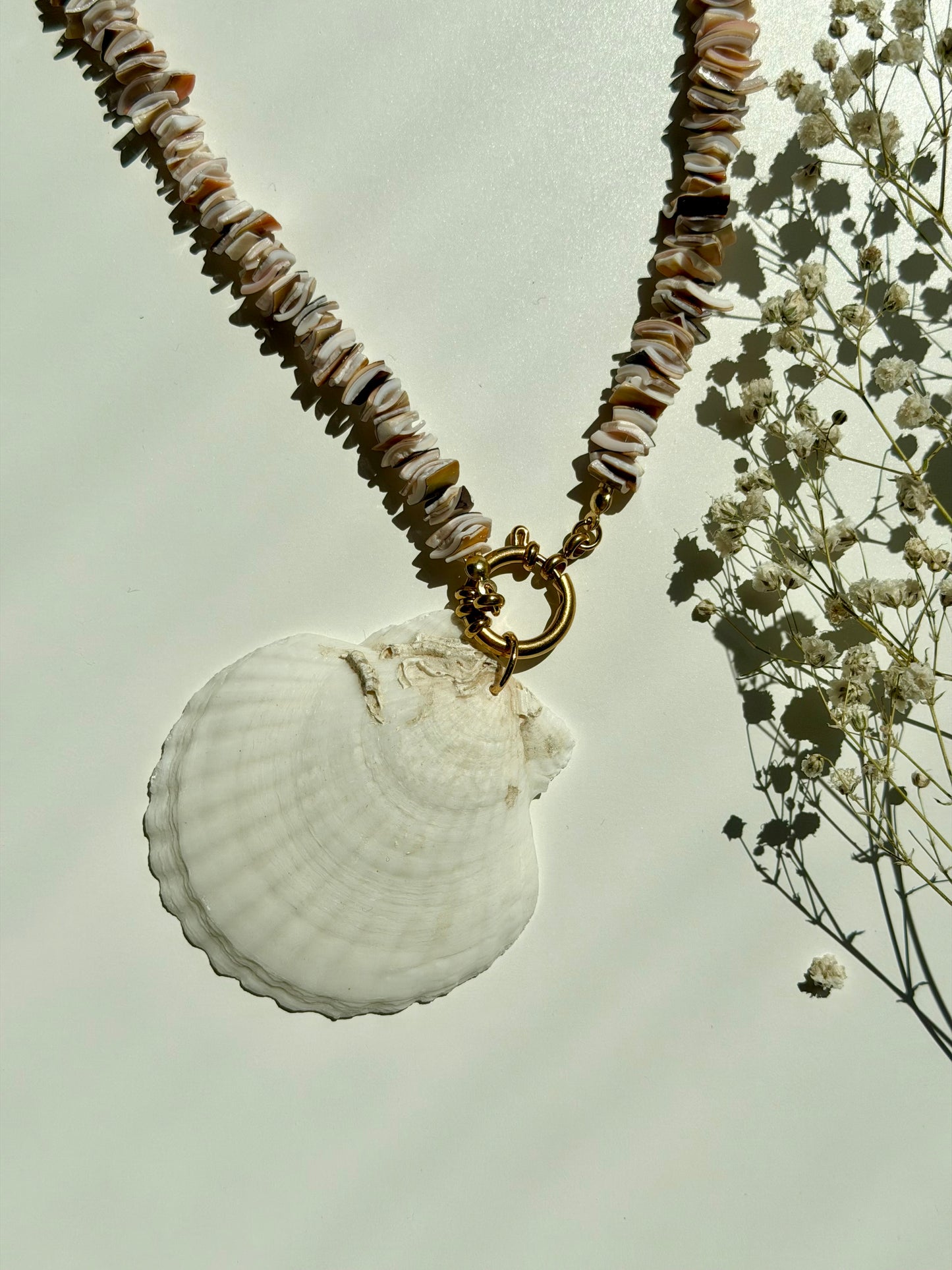 Shell Reef – Muschel Halskette mit großer Naturmuschel – handgefertigt