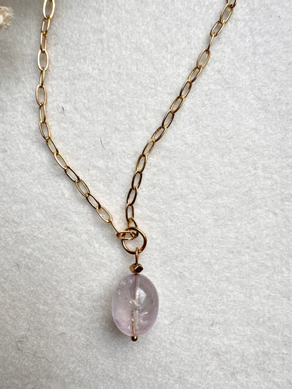 Limited Edition – Halskette mit Naturstein-Anhängern & vergoldeter Gliederkette – handgefertigt