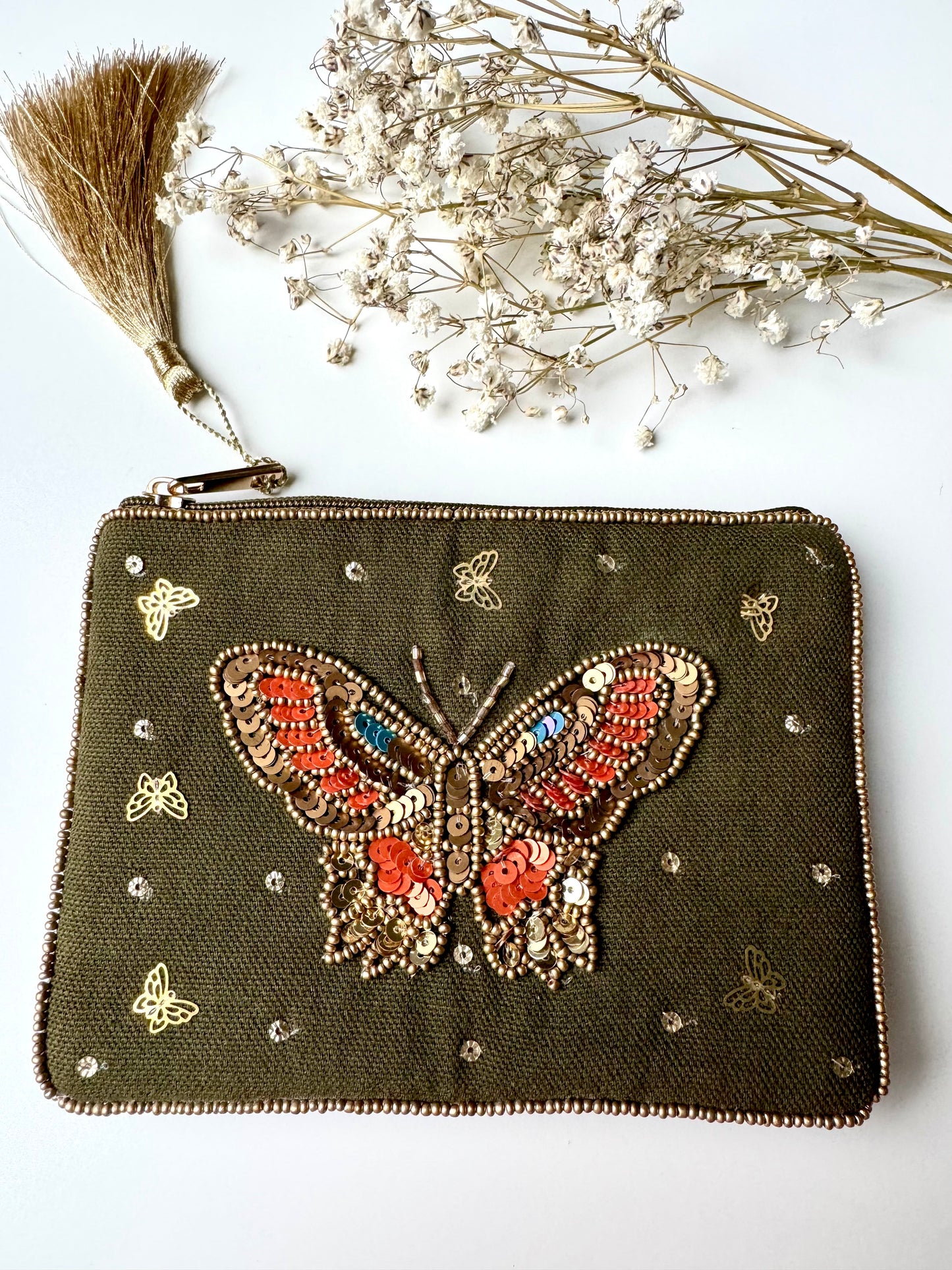 Handgefertigte Perlen-Täschchen mit Liebe zum Detail – stilvolle Auswahl