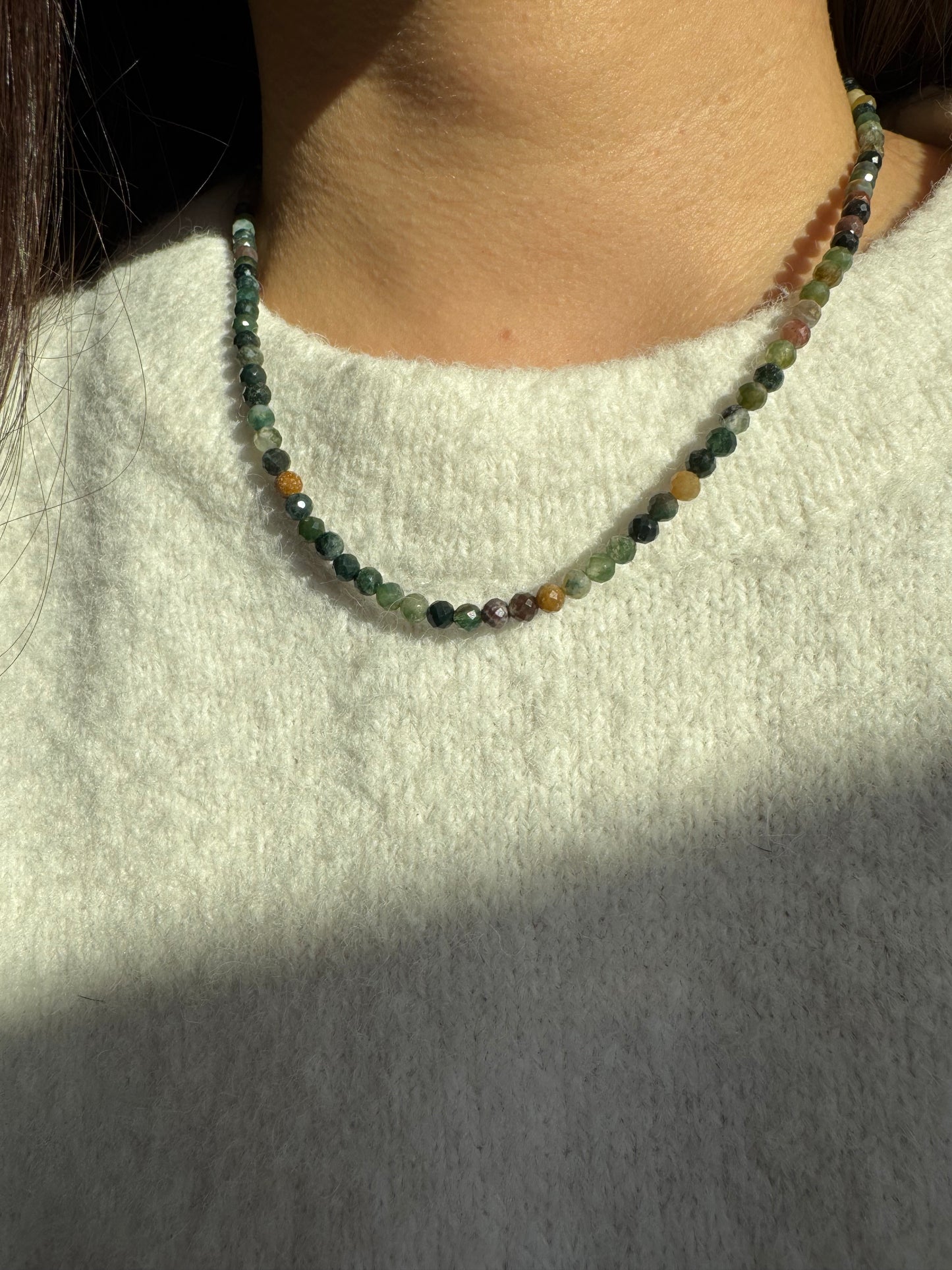 Facettierte Edelsteinkette mit abnehmbarer Barockperle & 18k vergoldeten Details – handgefertigt