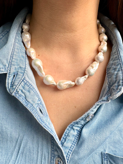 Barock-Süßwasserperlen-Halskette mit 18k vergoldeten Details – handgefertigt