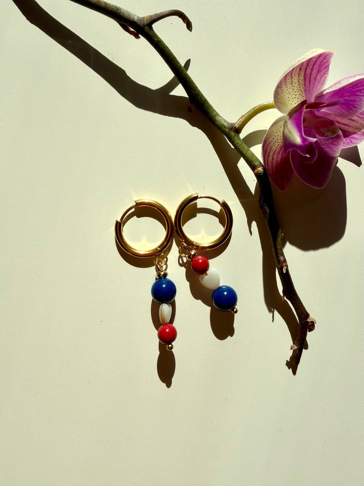 Camille – Ohrringe mit Perlenmix & Edelstahl 18k vergoldet