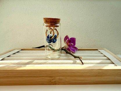 Stone Circle – Gold-plated hoop earrings with natural stone donut pendants – handmade