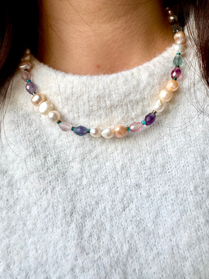 Pearl & Fluorite Harmony Necklace“ – Halskette mit Süßwasserperlen und Fluoritperlen