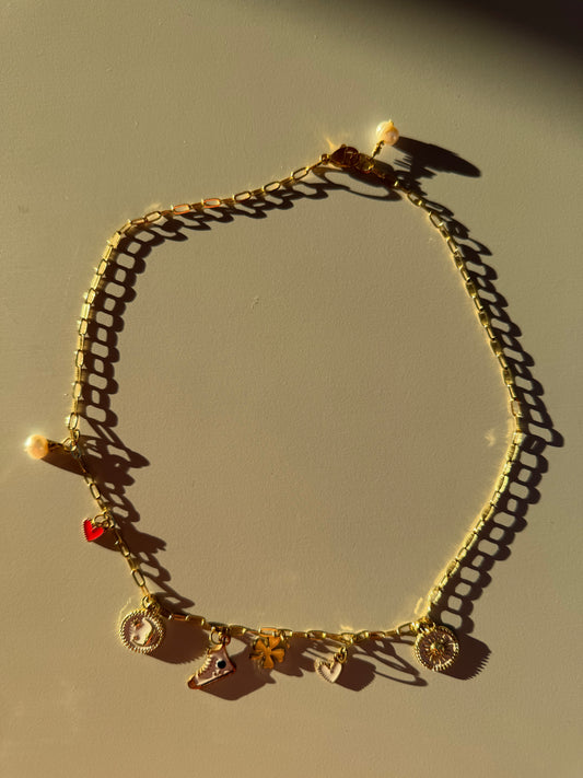 Lucky Charm Necklace – 18k vergoldete Halskette mit Symbolanhängern