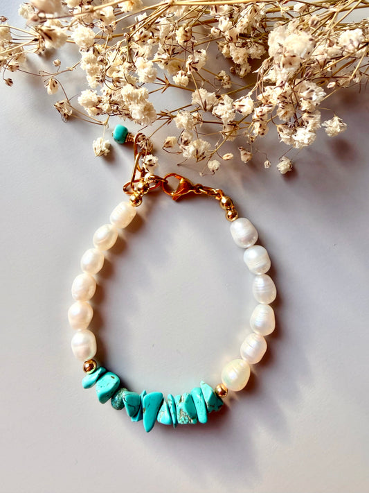 Armband mit Süßwasserperlen & Türkis-Splittern