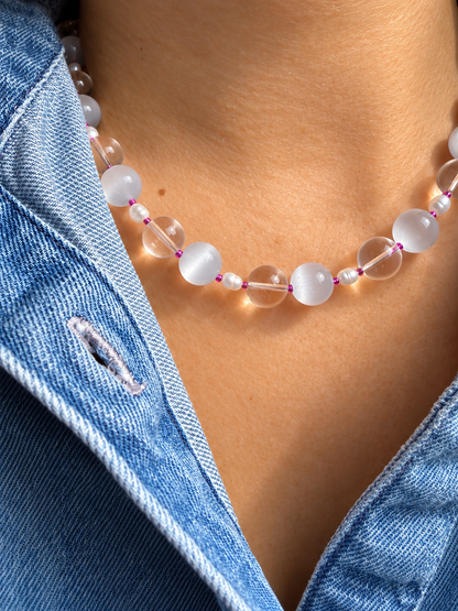 Crystal Sky – Kette mit Bergkristall, Katzenauge & Süßwasserperlen